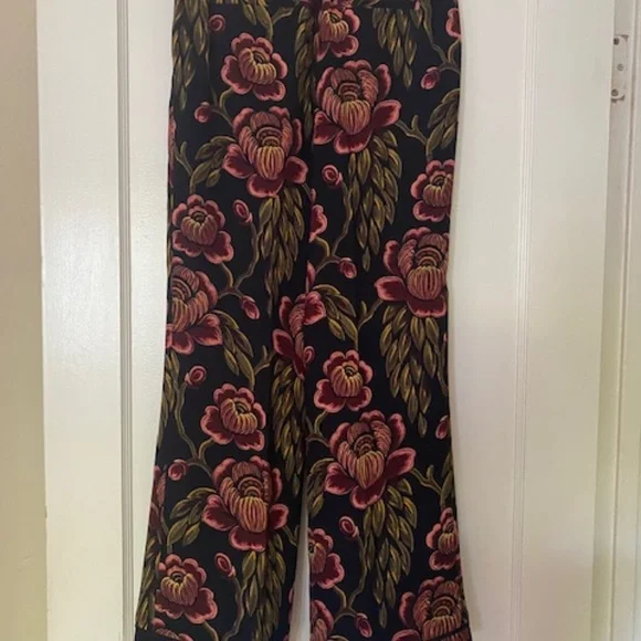 NWT Ann Taylor floral pants Size 0P - Picture 2 of 7